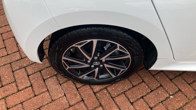 Toyota Yaris 1.5 Hybrid Design 5dr CVT Hybrid Hatchback